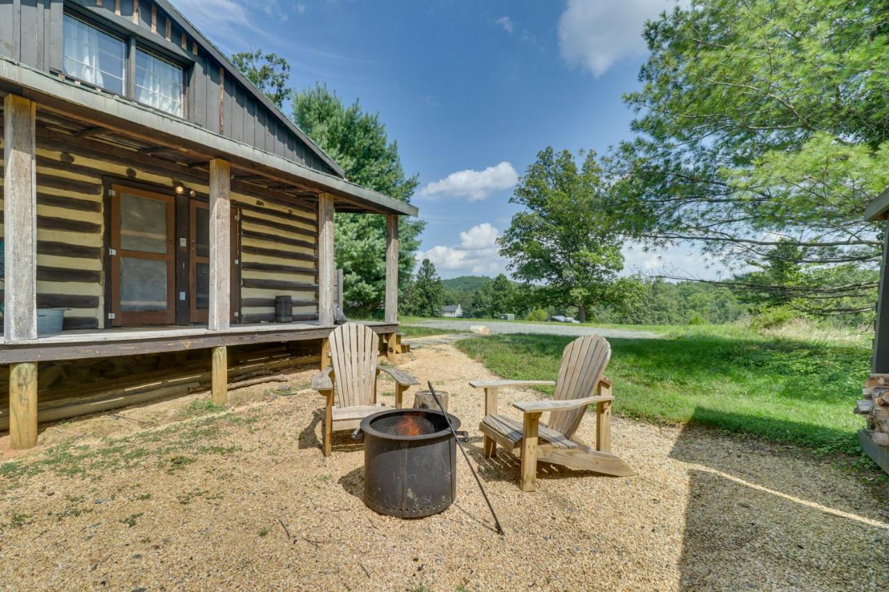 Rustic Baileys Retreat Cabin Near Wineries! Crozet 외부 사진