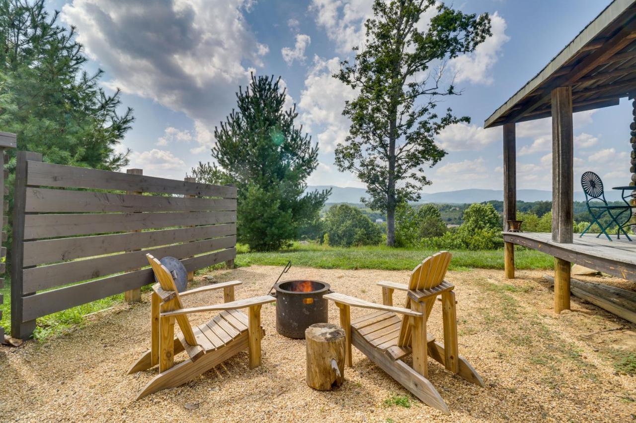 Rustic Baileys Retreat Cabin Near Wineries! Crozet 외부 사진