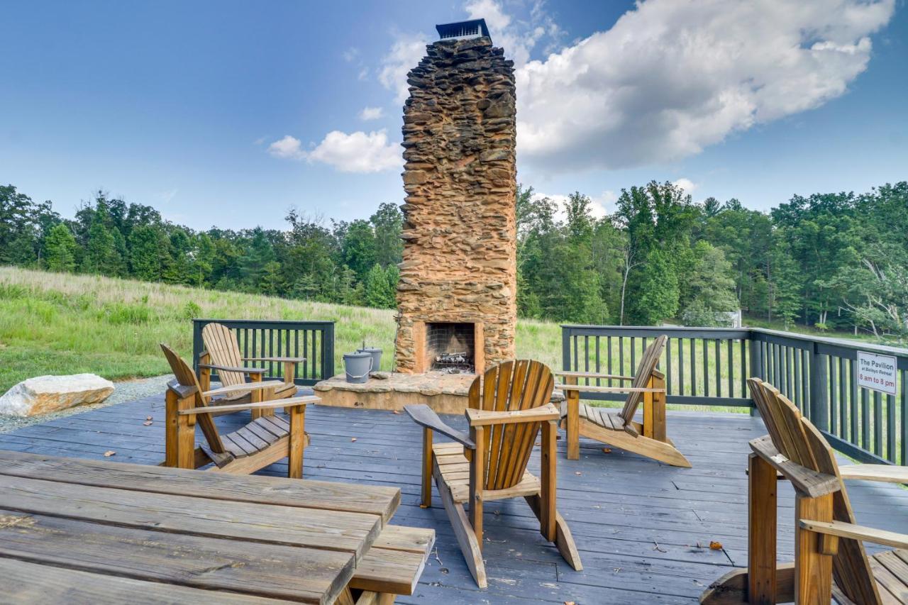 Rustic Baileys Retreat Cabin Near Wineries! Crozet 외부 사진