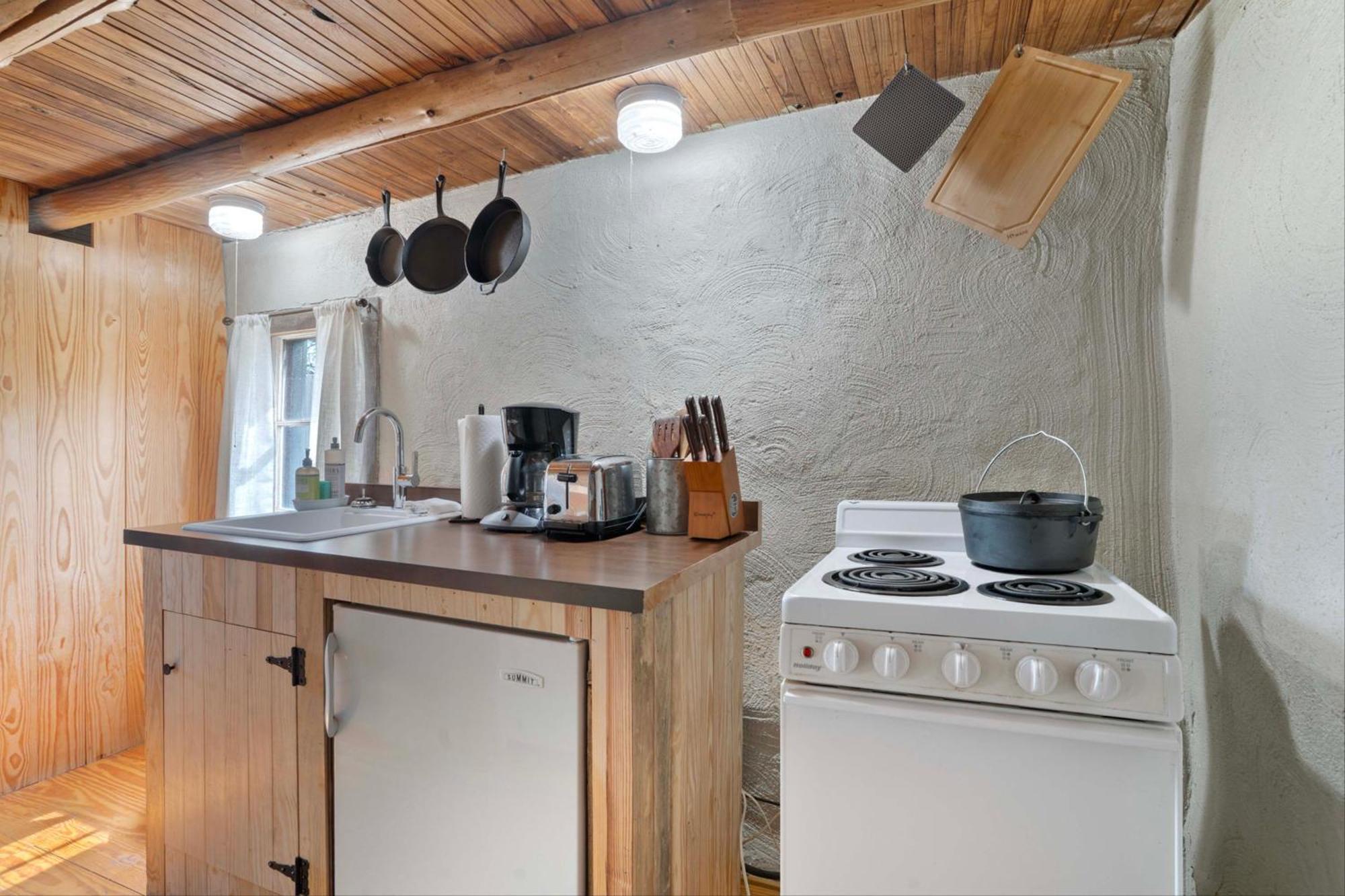 Rustic Baileys Retreat Cabin Near Wineries! Crozet 외부 사진
