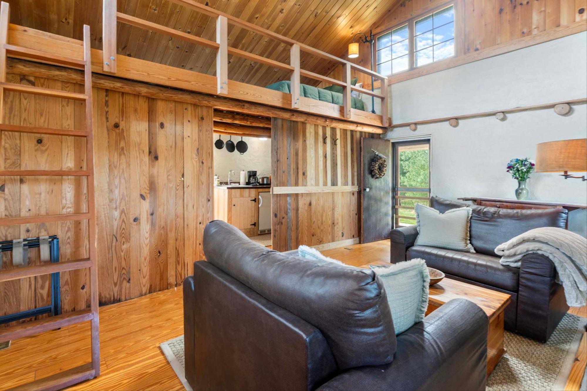 Rustic Baileys Retreat Cabin Near Wineries! Crozet 외부 사진